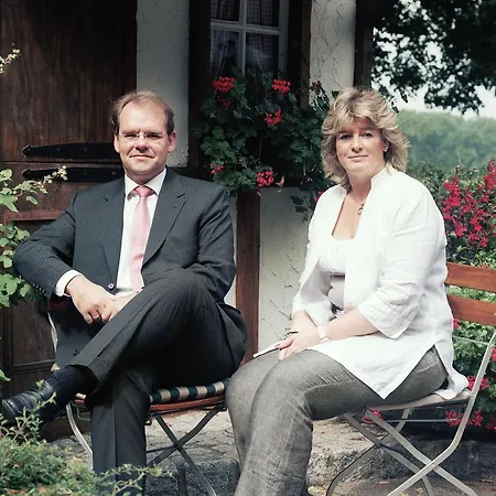 Rheinterrasse Benrath 4*