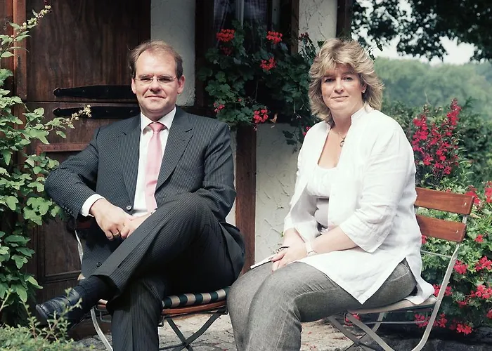 Rheinterrasse Benrath 4*